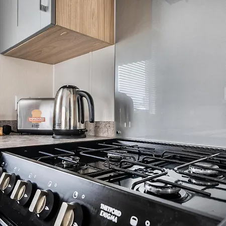Primrose Valley 3-bed Caravan Sleeps 8 Pets Ok Filey